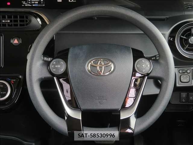Toyota AQUA 2019-02 8206258-9