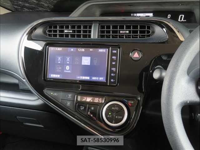 Toyota AQUA 2019-02 8206258-10