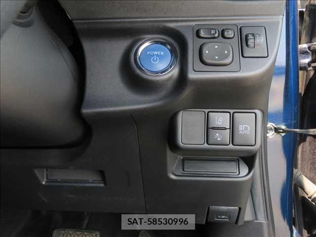 Toyota AQUA 2019-02 8206258-13