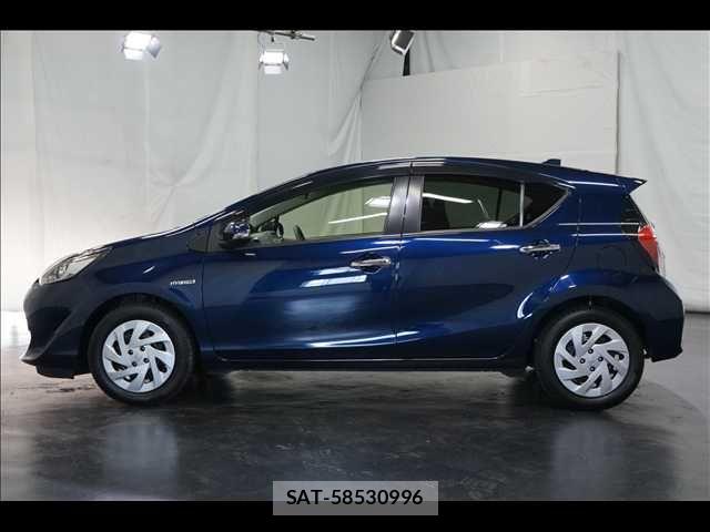 Toyota AQUA 2019-02 8206258-14