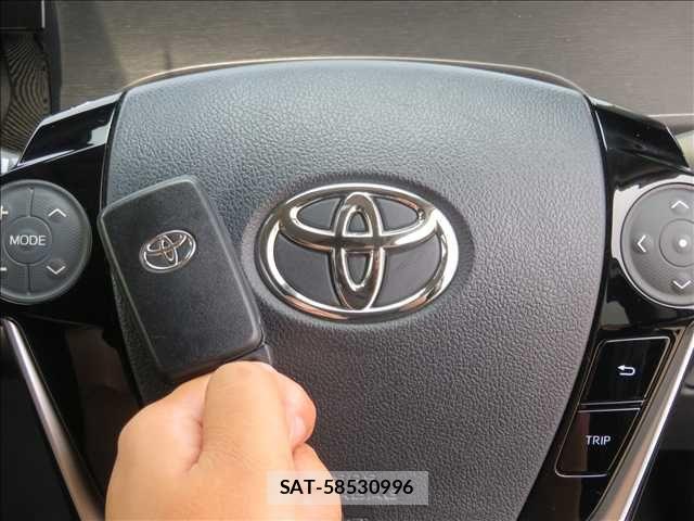 Toyota AQUA 2019-02 8206258-6