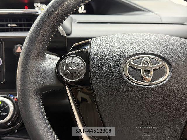 Toyota AQUA 2018-02 8206262-15