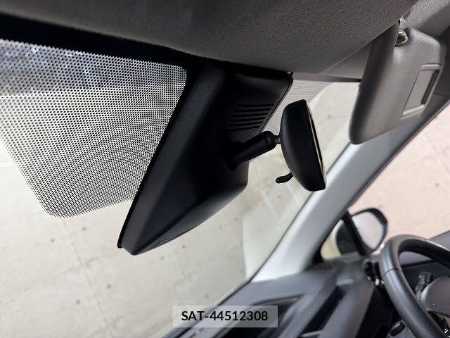 Toyota AQUA 2018-02 8206262-18