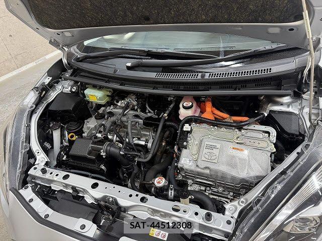 Toyota AQUA 2018-02 8206262-20