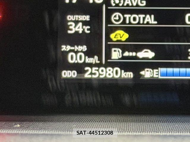 Toyota AQUA 2018-02 8206262-21