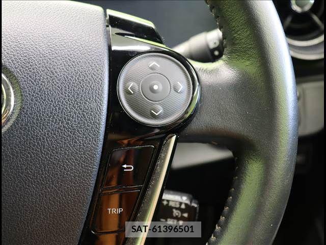 Toyota AQUA 2017-09 8206261-9