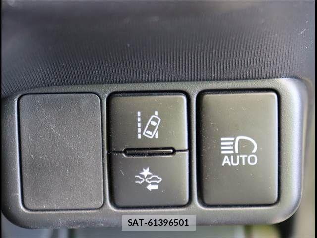 Toyota AQUA 2017-09 8206261-16
