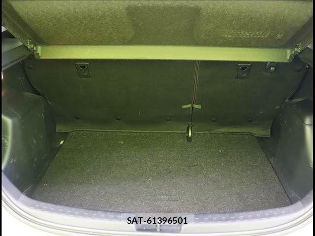 Toyota AQUA 2017-09 8206261-25