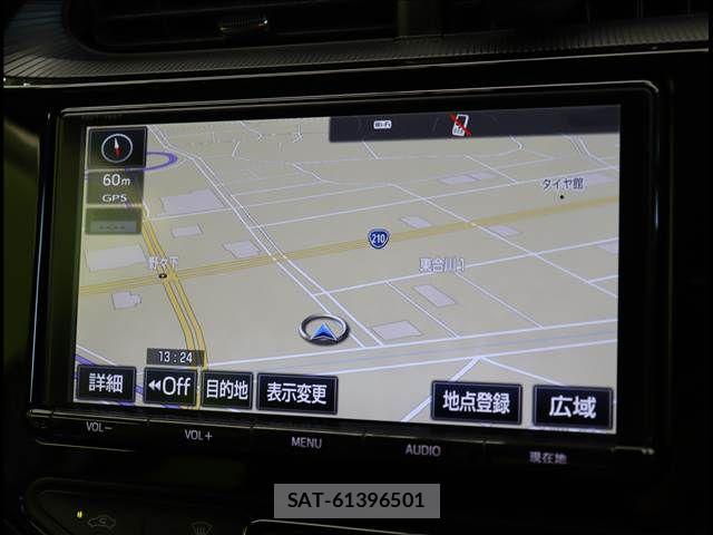 Toyota AQUA 2017-09 8206261-4