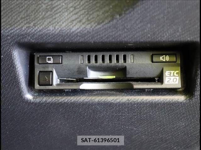 Toyota AQUA 2017-09 8206261-6