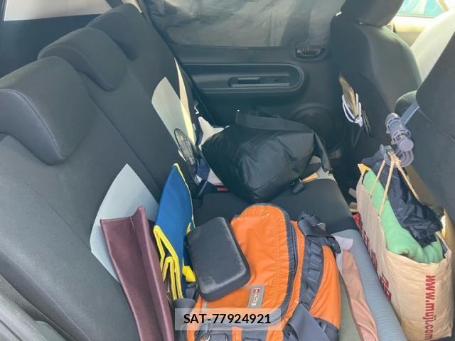 Toyota AQUA 2014-04 8228891-11