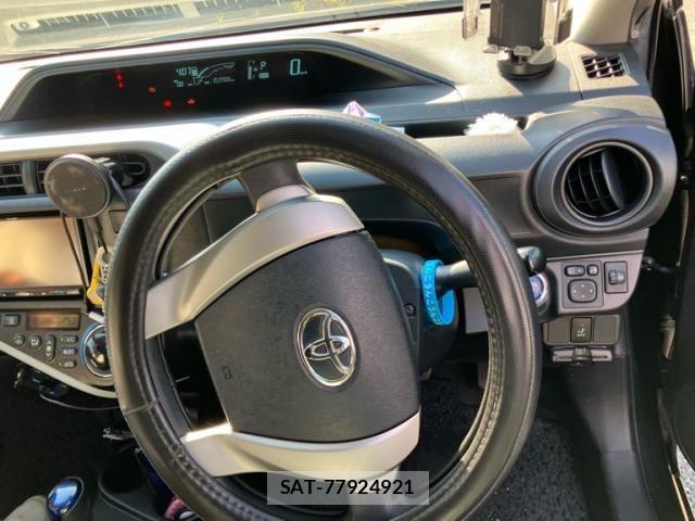 Toyota AQUA 2014-04 8228891-13