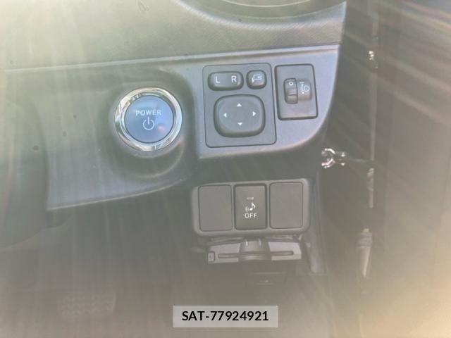 Toyota AQUA 2014-04 8228891-14