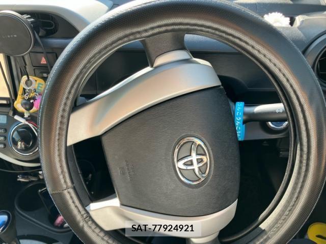 Toyota AQUA 2014-04 8228891-15
