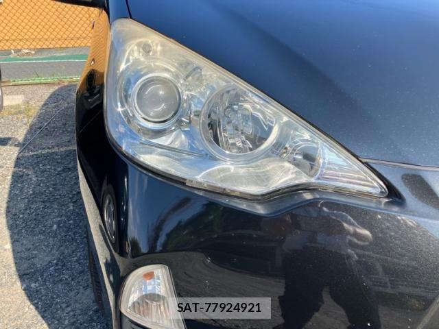 Toyota AQUA 2014-04 8228891-3