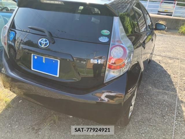 Toyota AQUA 2014-04 8228891-6