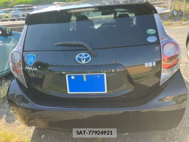Toyota AQUA 2014-04 8228891-7