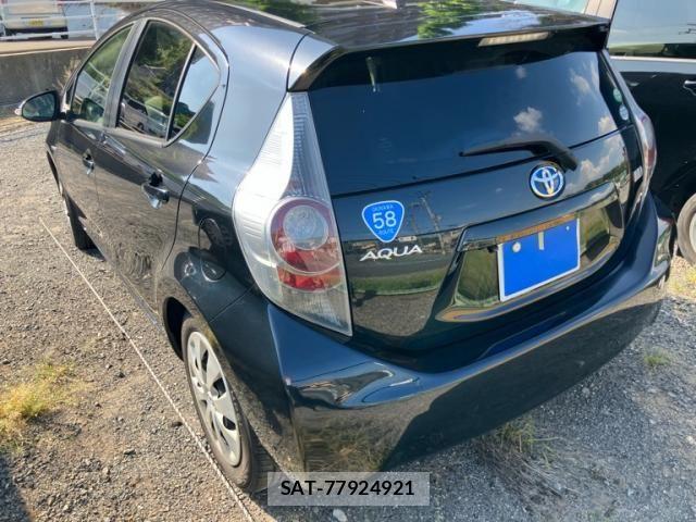 Toyota AQUA 2014-04 8228891-8