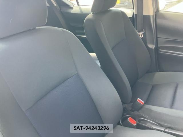Toyota AQUA 2016-05 8228889-10