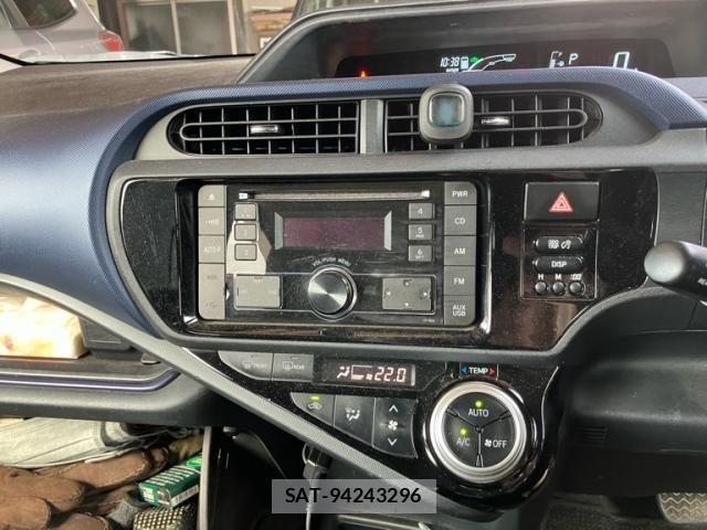 Toyota AQUA 2016-05 8228889-13