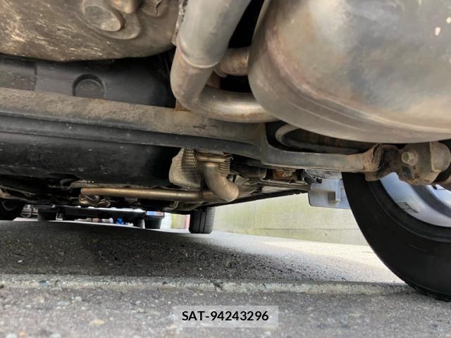 Toyota AQUA 2016-05 8228889-15
