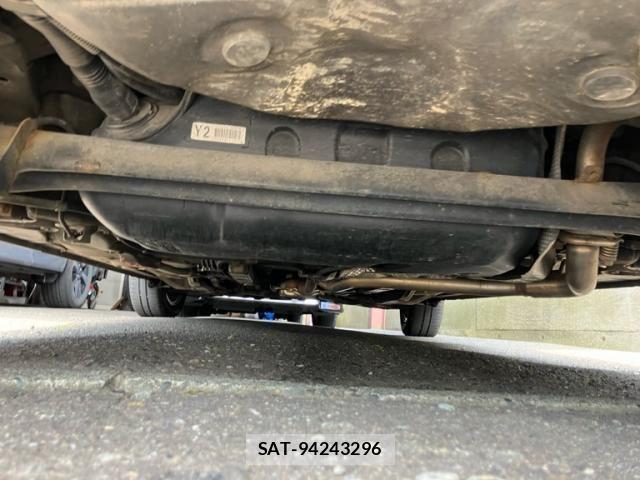 Toyota AQUA 2016-05 8228889-16
