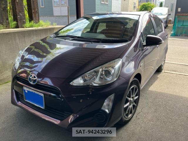 Toyota AQUA 2016-05 8228889-1