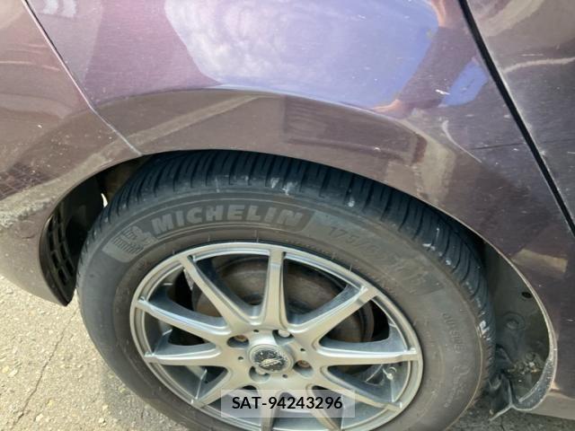 Toyota AQUA 2016-05 8228889-6