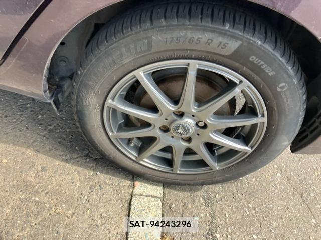 Toyota AQUA 2016-05 8228889-7