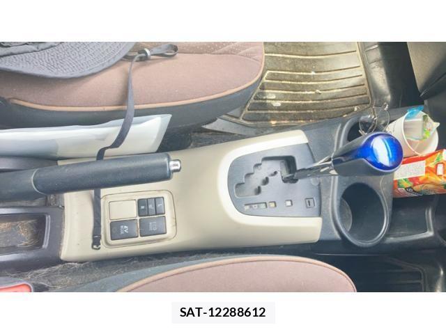 Toyota AQUA 2013-01 8228885-10