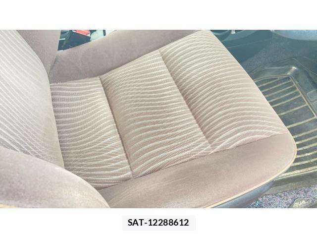 Toyota AQUA 2013-01 8228885-16