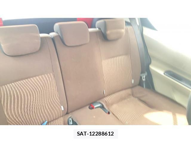 Toyota AQUA 2013-01 8228885-18