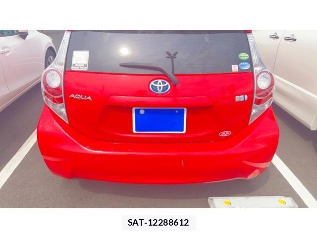 Toyota AQUA 2013-01 8228885-4