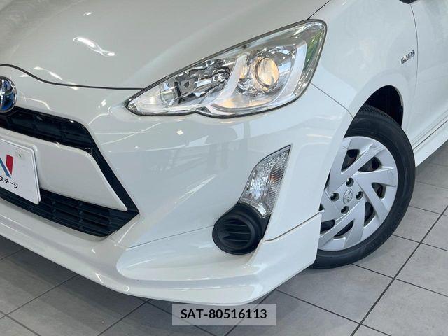 Toyota AQUA 2017-05 8228862-11