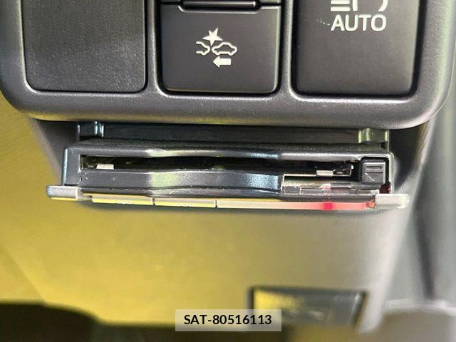 Toyota AQUA 2017-05 8228862-6