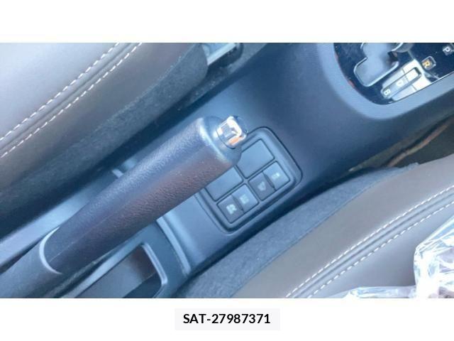 Toyota AQUA 2018-11 8228851-17