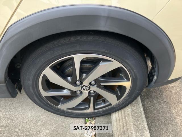 Toyota AQUA 2018-11 8228851-8