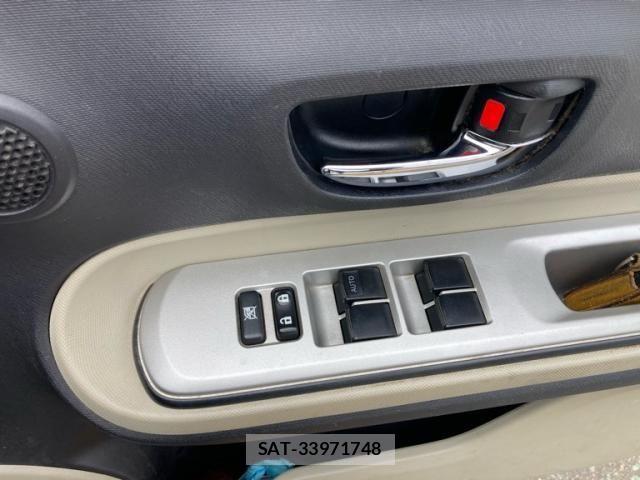 Toyota AQUA 2012-08 8228872-13