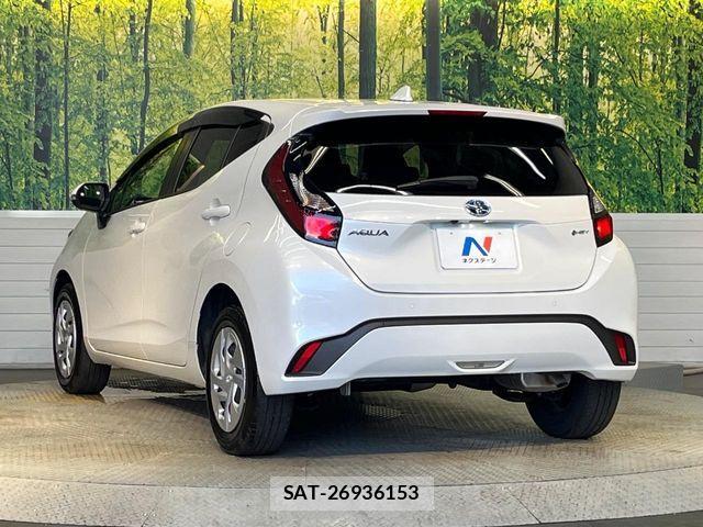 Toyota AQUA 2024-11 8228849-15
