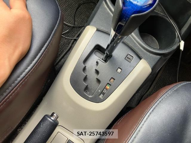 Toyota AQUA 2012-01 8228893-12