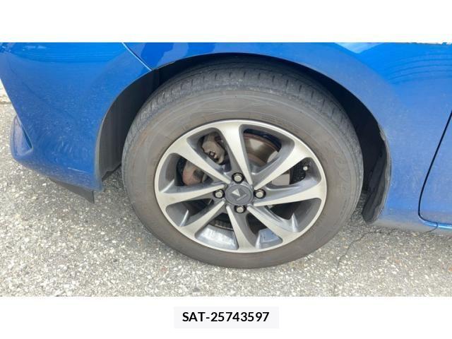 Toyota AQUA 2012-01 8228893-14