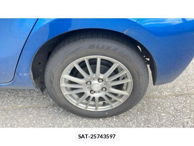 Toyota AQUA 2012-01 8228893-15