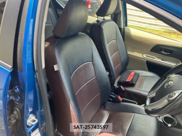 Toyota AQUA 2012-01 8228893-4