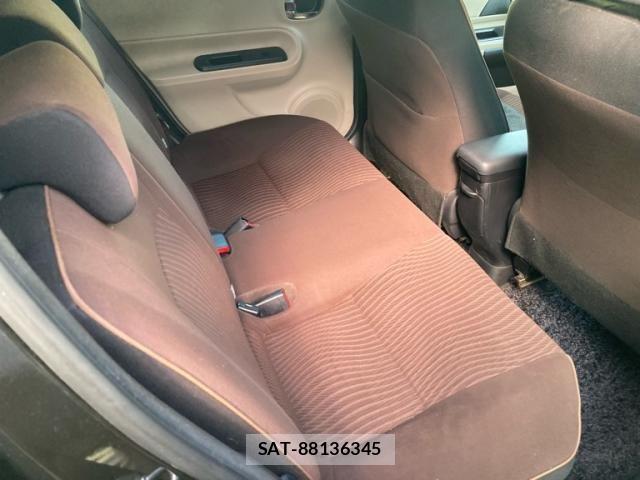 Toyota AQUA 2013-12 8228880-10