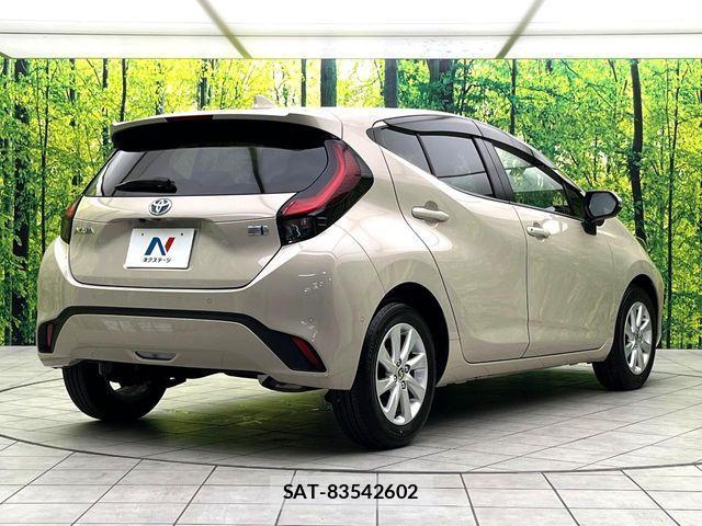 Toyota AQUA 2022-10 8228848-16