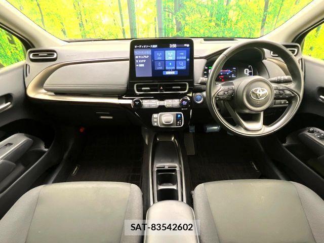 Toyota AQUA 2022-10 8228848-1