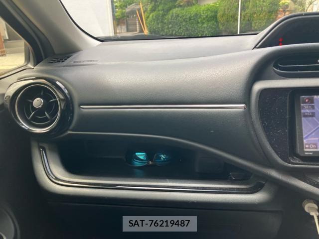 Toyota AQUA 2015-09 8228864-23