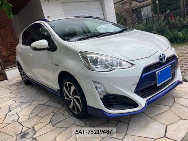 Toyota AQUA 2015-09 8228864-2