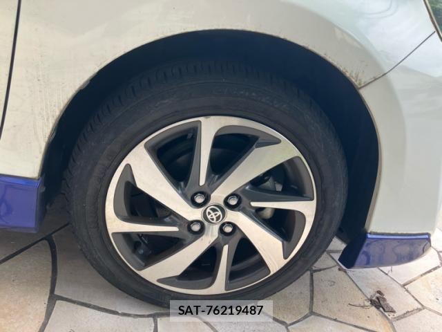 Toyota AQUA 2015-09 8228864-6