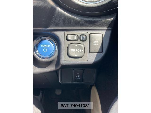 Toyota AQUA 2012-07 8228873-13